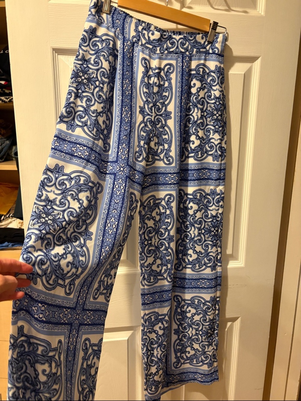 BCX Blue and White Ornate Tile-Print Wide-Leg Pants